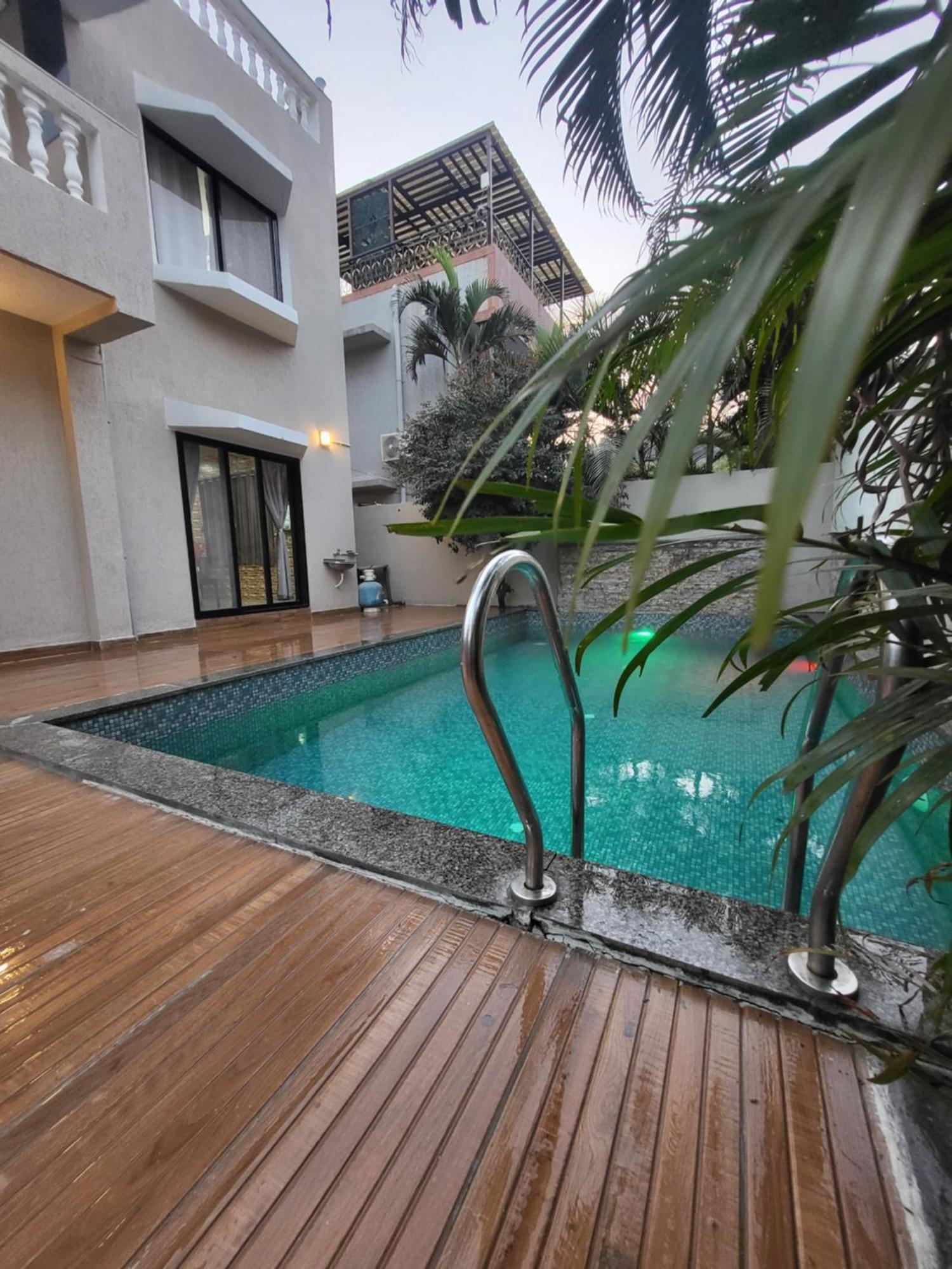 The Perfect Stays Para Disco Big Pool Cricket Turf Villa Lonavala Exterior photo