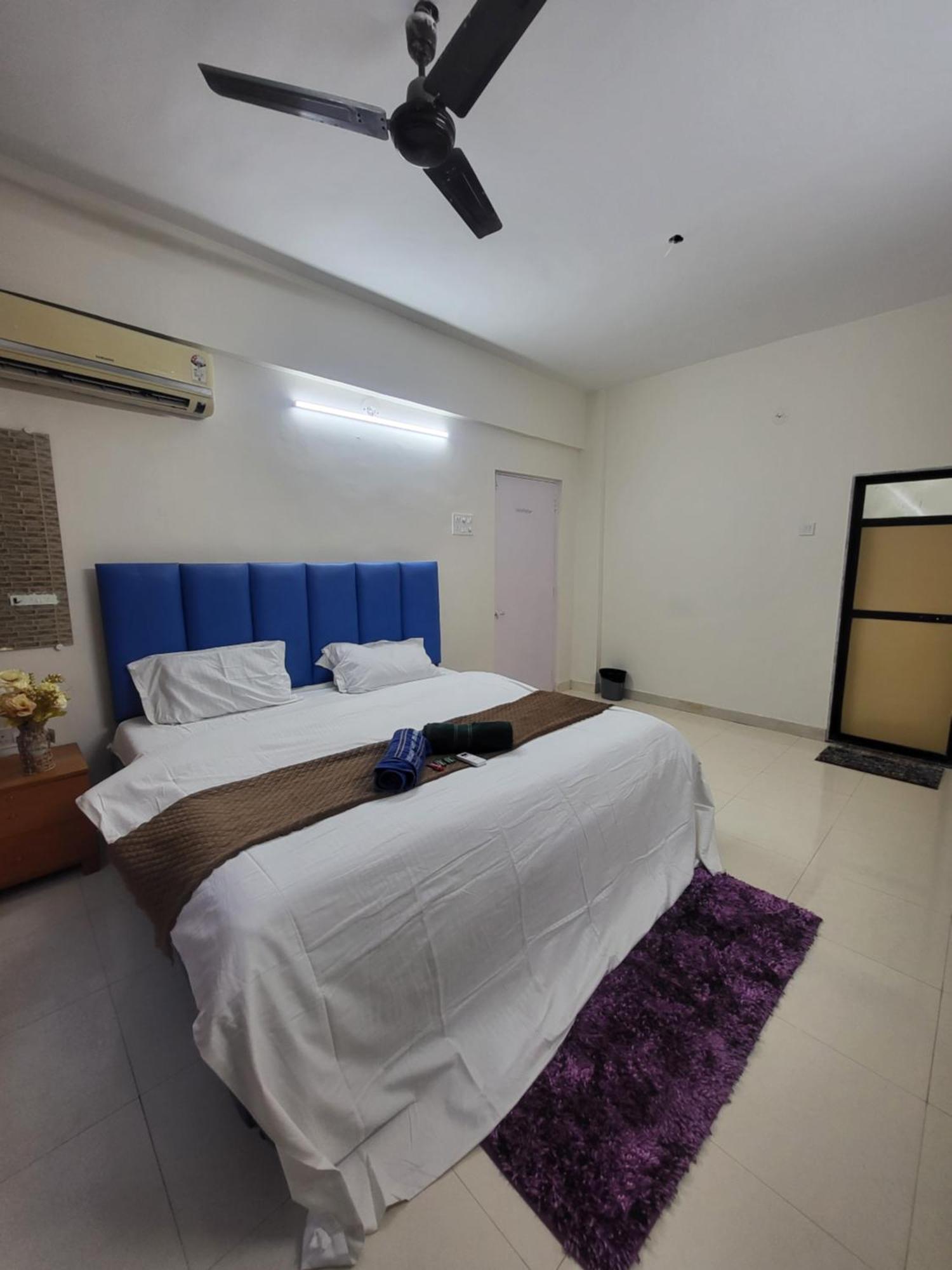 The Perfect Stays Para Disco Big Pool Cricket Turf Villa Lonavala Exterior photo