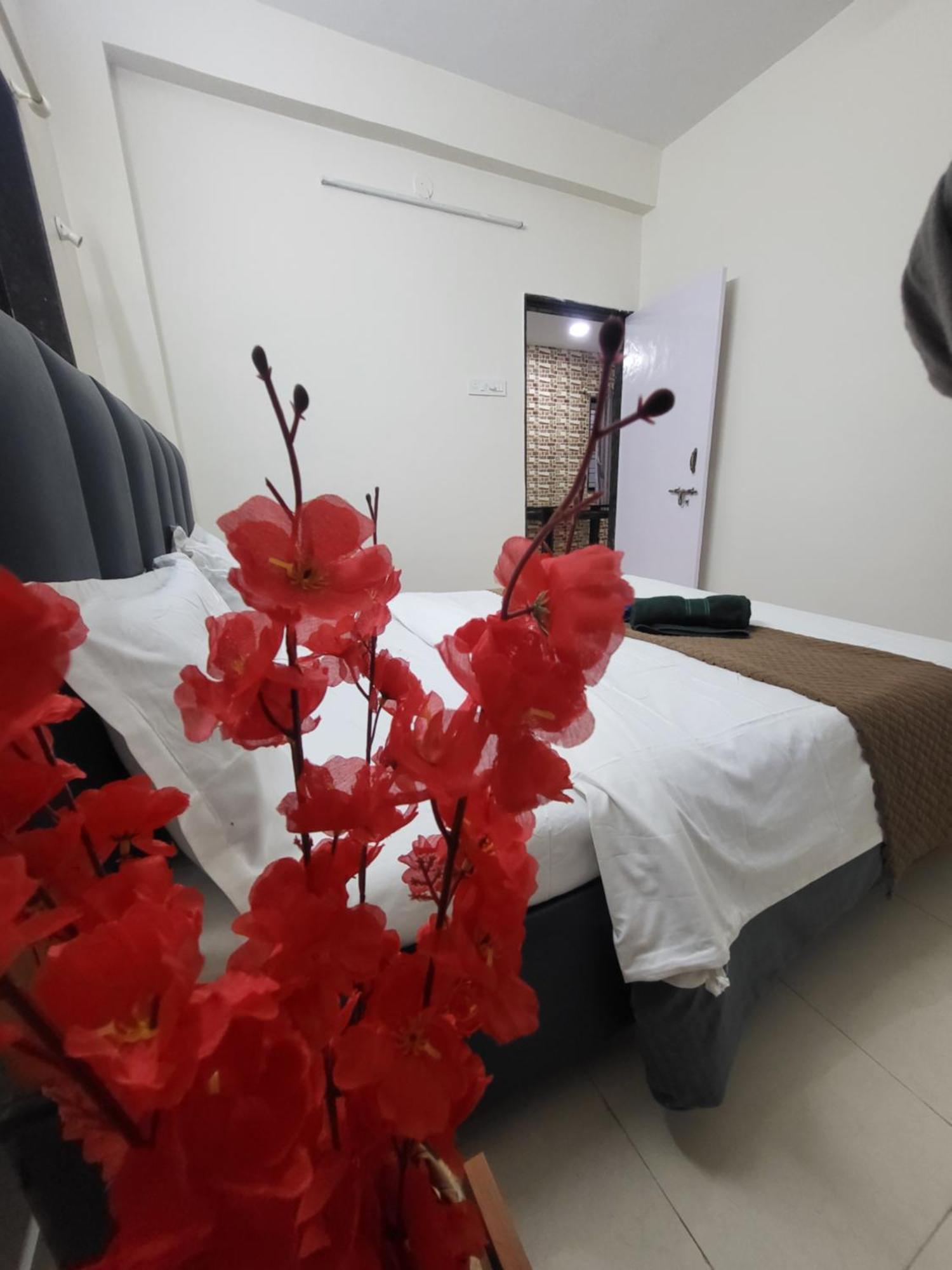 The Perfect Stays Para Disco Big Pool Cricket Turf Villa Lonavala Exterior photo