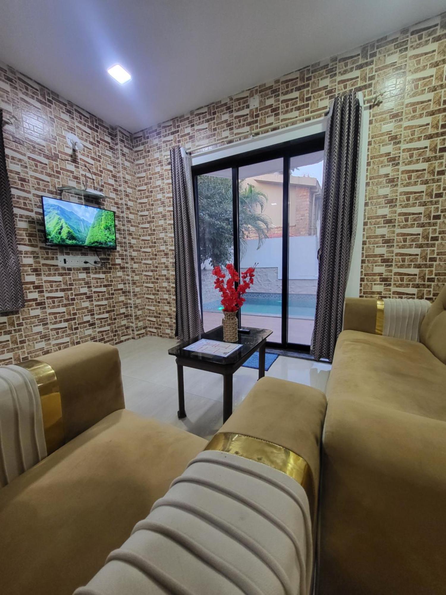 The Perfect Stays Para Disco Big Pool Cricket Turf Villa Lonavala Exterior photo