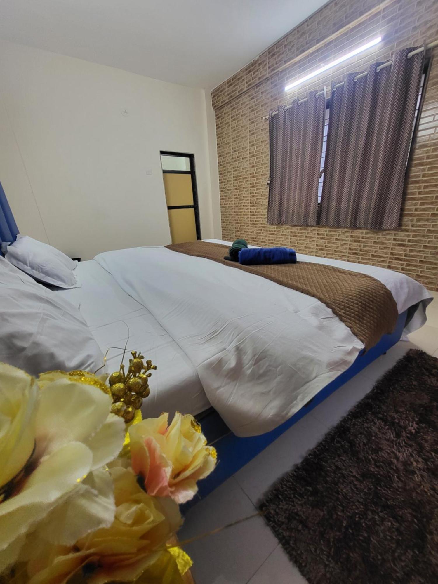 The Perfect Stays Para Disco Big Pool Cricket Turf Villa Lonavala Exterior photo