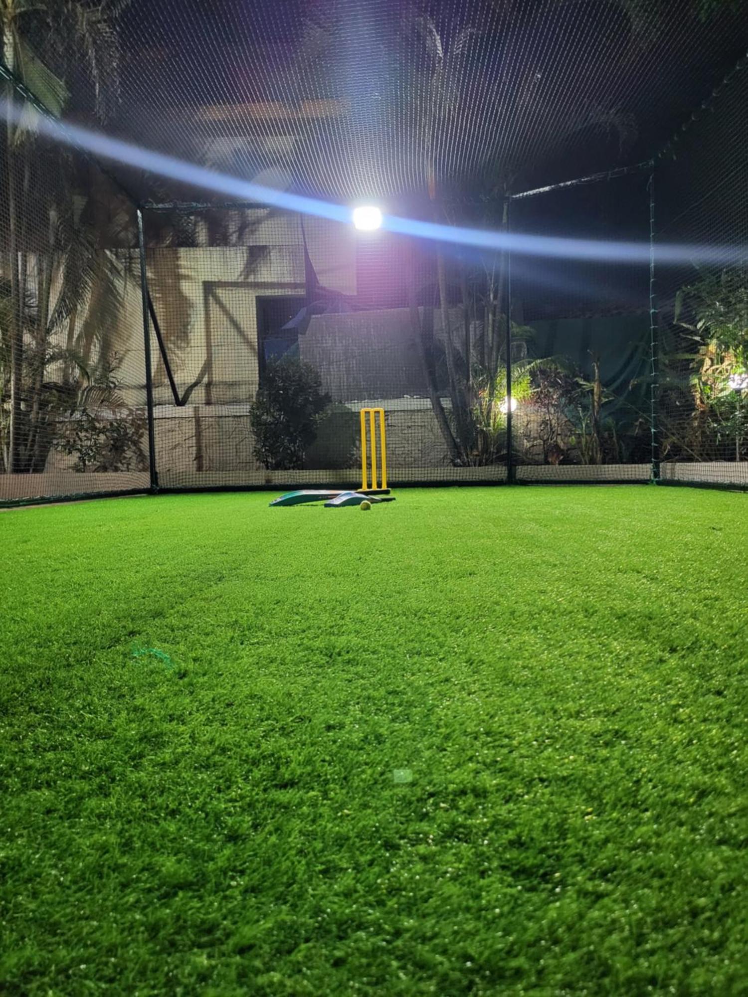 The Perfect Stays Para Disco Big Pool Cricket Turf Villa Lonavala Exterior photo
