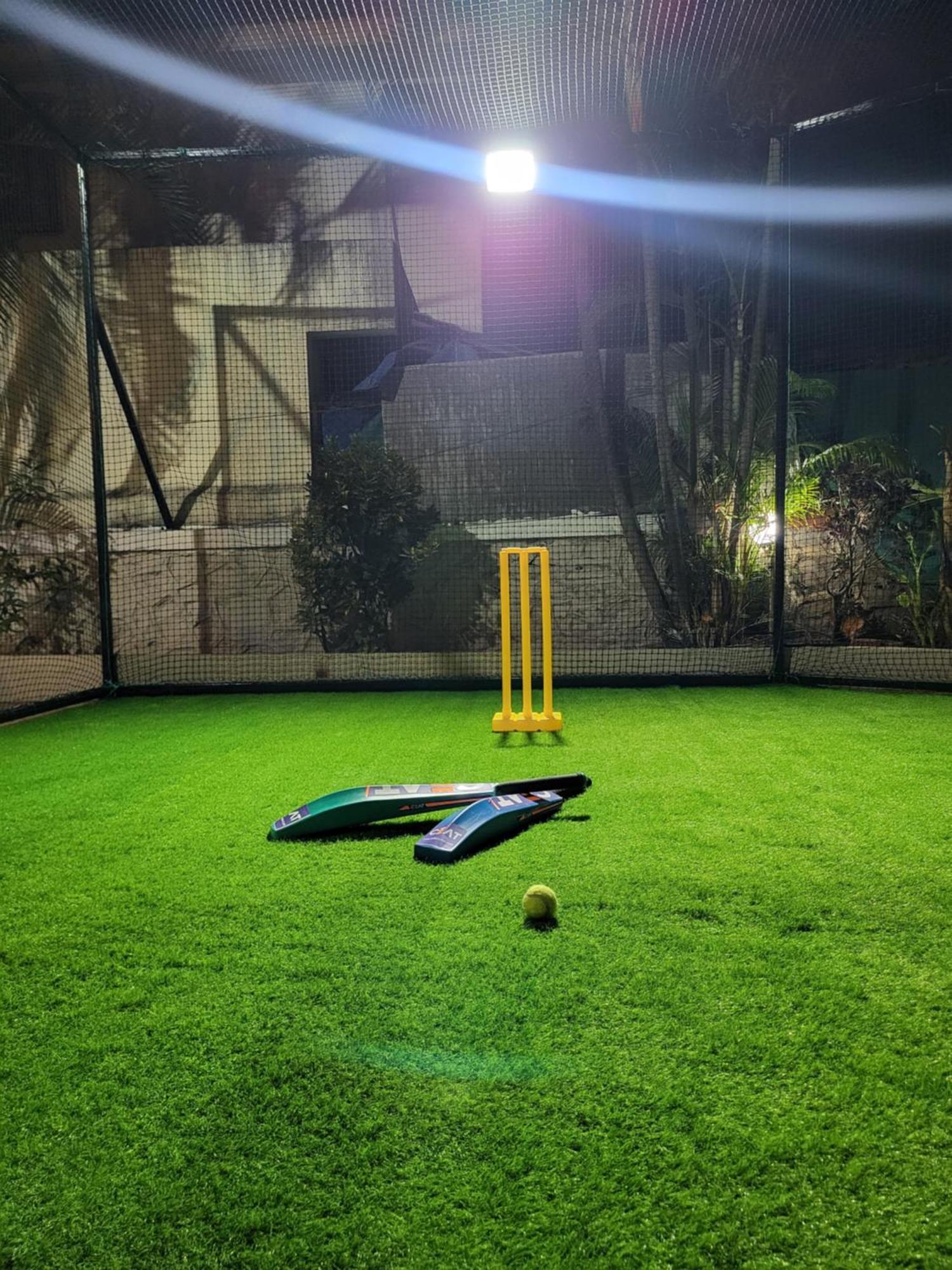 The Perfect Stays Para Disco Big Pool Cricket Turf Villa Lonavala Exterior photo