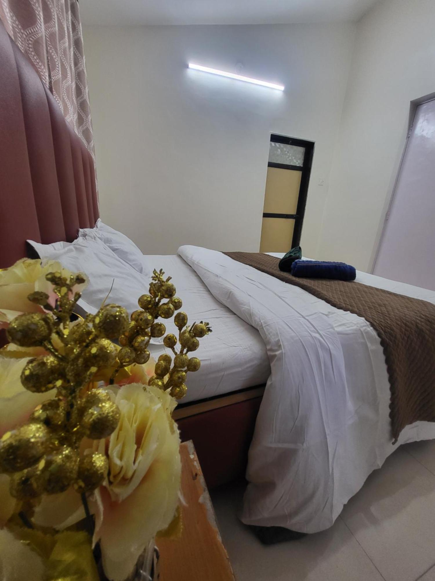 The Perfect Stays Para Disco Big Pool Cricket Turf Villa Lonavala Exterior photo